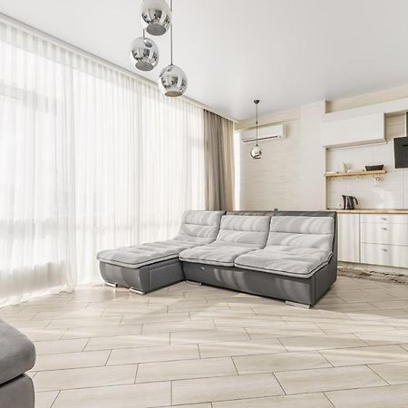 Gagarin Plaza 1-Bedroom Apartment Odessa Exterior foto